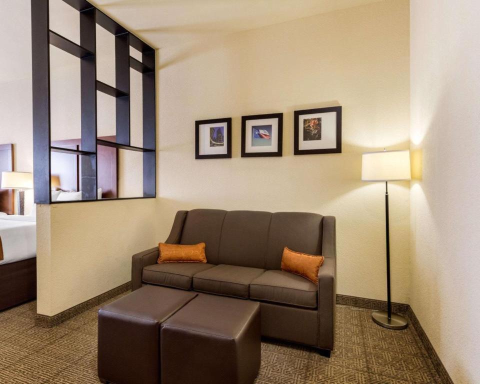 Comfort Suites Near Nasa - Clear Lake Уэбстер Экстерьер фото