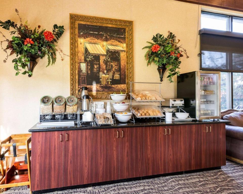 Comfort Suites Near Nasa - Clear Lake Уэбстер Экстерьер фото